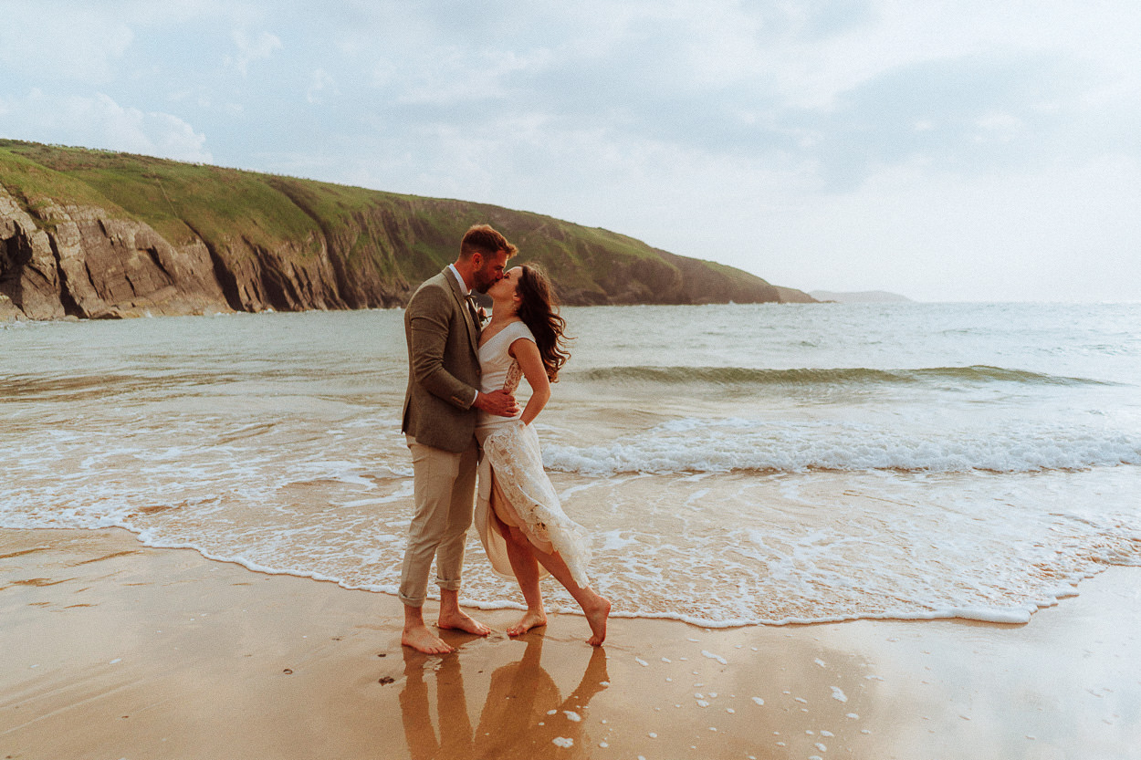 THE SHED AT MWNT WEDDING PHOTOGRAPHY CARDIGAN 082